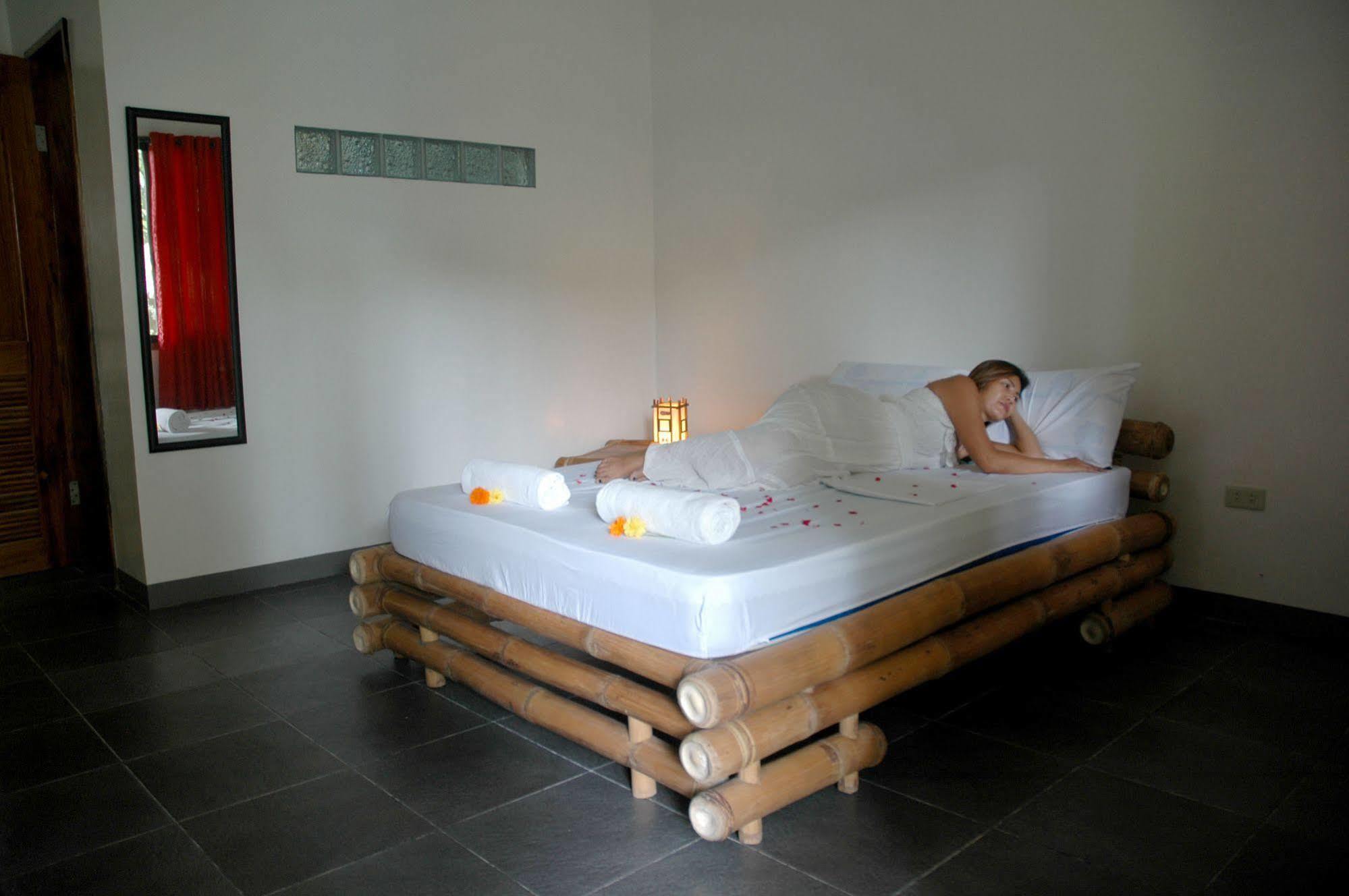 Neptune Diving Resort Santander Luaran gambar